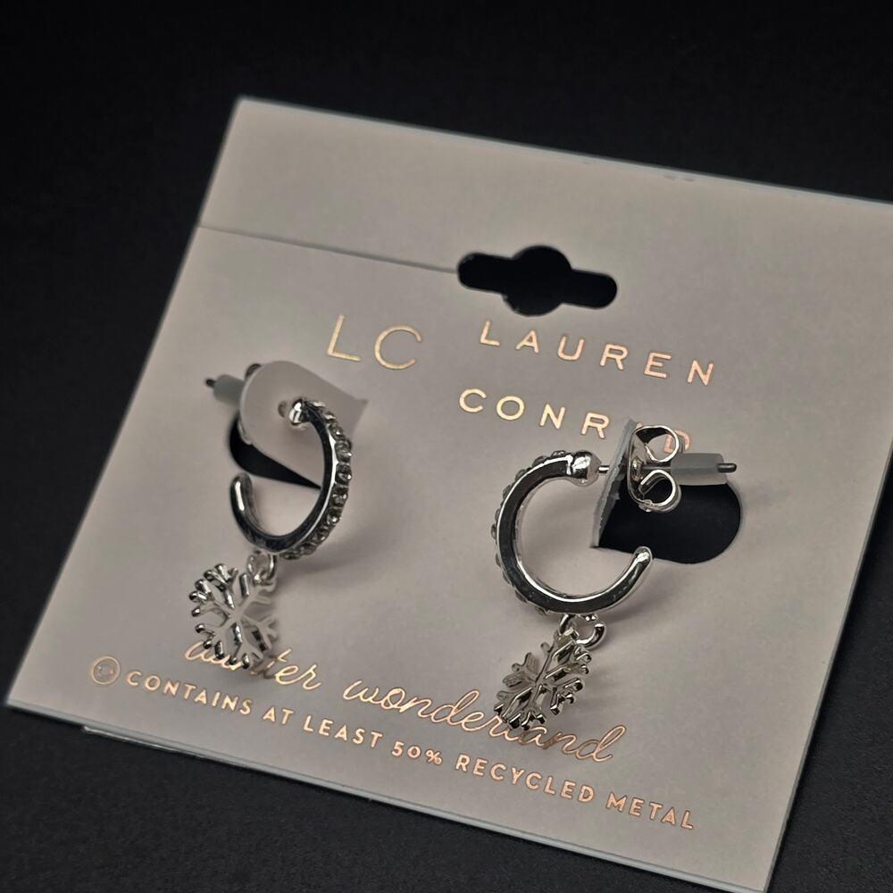 Lauren Conrad Snowflake Hoop Earrings Pierced Christmas Winter NWT On Card